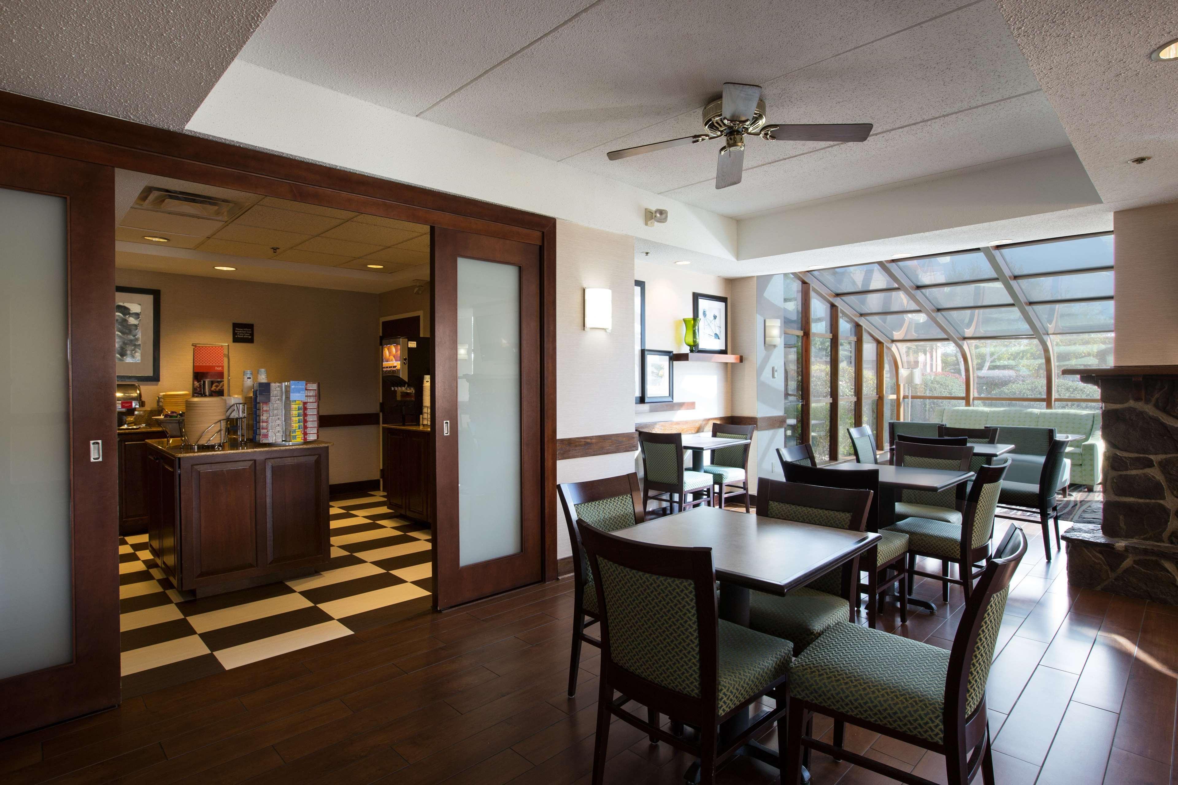 Hampton Inn West Springfield Exteriér fotografie